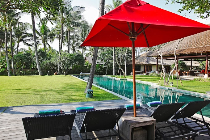 9. Villa Maridadi - Lounging by the pool